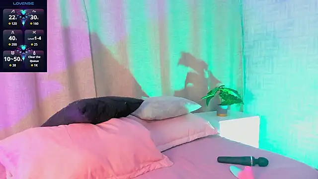 Snapshot of Jenn_Owens chatting on November 26, 2025, 4:01 am Jenn Owens online show from November 26, 2025, 4:01 am