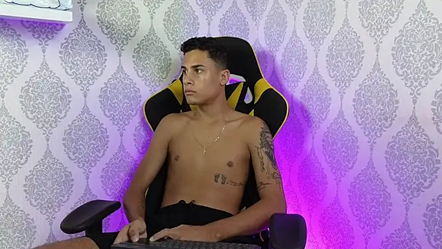 The big twink x online show from December 1, 2025, 7:26 pm