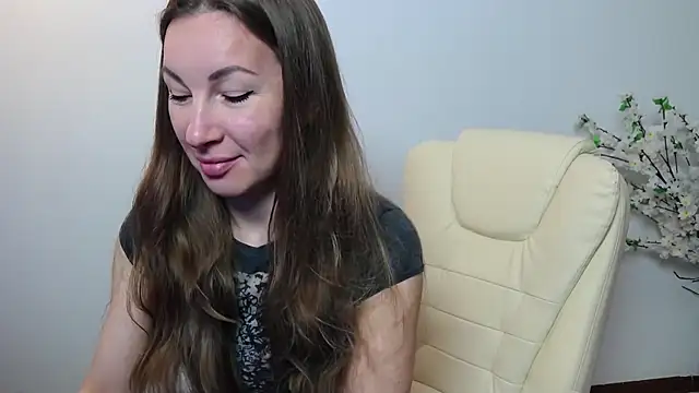 Snapshot of Brandy_Gem chatting on April 22, 2026, 7:48 am Brandy Gem online show from April 22, 2026, 7:48 am
