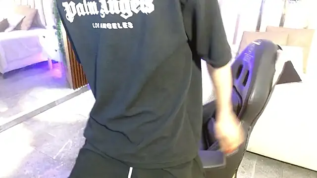 kaelwolf tay online show from November 25, 2025, 7:47 pm