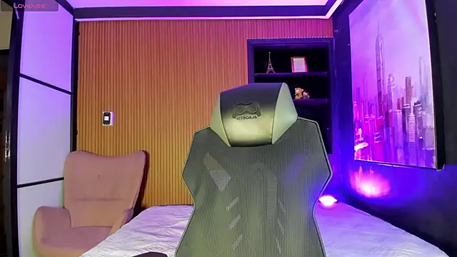 DeboraCopper online show from February 26, 2026, 9:42 am