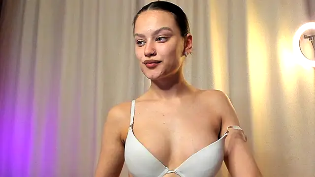 Snapshot of _CamillaStar_ chatting on November 22, 2025, 10:30 pm CamillaStar online show from November 22, 2025, 10:30 pm