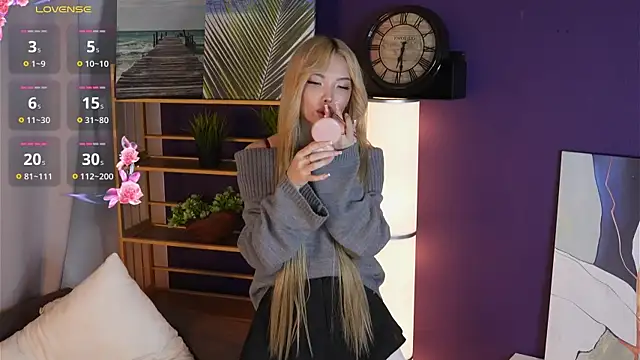 Snapshot of DeliciaKingdom chatting on December 16, 2025, 3:44 am DeliciaKingdom online show from December 16, 2025, 3:44 am