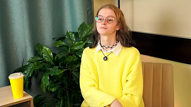 ToyaPletz online show from November 23, 2025, 10:36 am