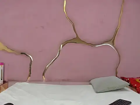 RoxanneBloom online show from December 20, 2025, 2:36 am