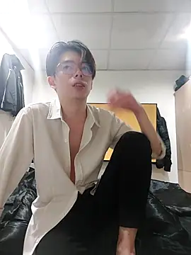 Snapshot of twtung_tung chatting on November 30, 2025, 4:30 pm twtung tung online show from November 30, 2025, 4:30 pm