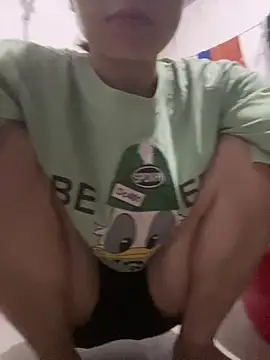 meganmeo online show from May 18, 2026, 4:23 pm