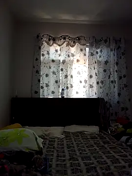 EweXZZ online show from November 28, 2025, 7:14 pm