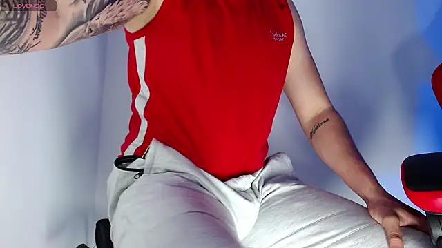 leon cumming online show from November 25, 2025, 10:43 pm