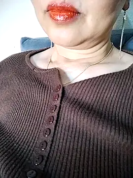 LisantLy online show from November 25, 2025, 3:12 pm