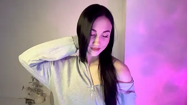 Beautyofnlka online show from December 1, 2025, 12:17 pm