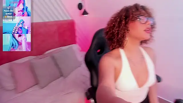 Raven Curly online show from November 27, 2025, 4:13 am