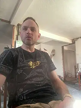 famous1tad online show from April 16, 2026, 10:23 pm