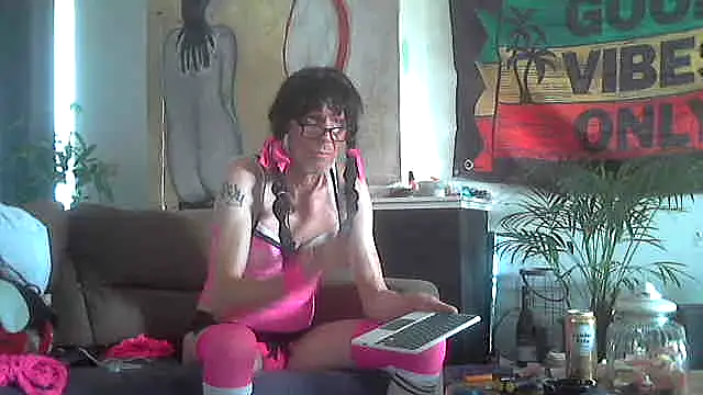 Snapshot of mannenkut@xh chatting on August 3, 2026, 8:11 am mannenkutxh online show from August 3, 2026, 8:11 am