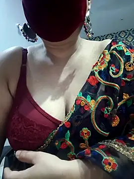 Snapshot of Here_maya chatting on March 12, 2026, 6:01 pm Here maya online show from March 12, 2026, 6:01 pm