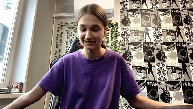 Snapshot of helgicuteness chatting on January 14, 2026, 11:14 am helgicuteness online show from January 14, 2026, 11:14 am