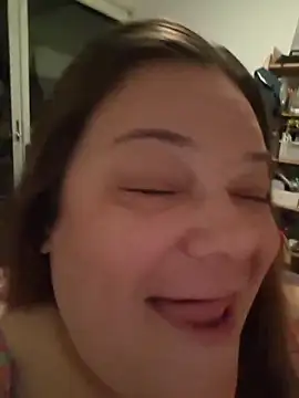 Snapshot of Tasmine chatting on November 26, 2025, 1:44 pm Tasmine online show from November 26, 2025, 1:44 pm