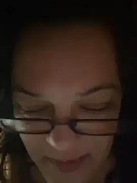 Snapshot of Tasmine chatting on December 1, 2025, 1:01 pm Tasmine online show from December 1, 2025, 1:01 pm