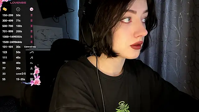 Snapshot of Meowluly chatting on February 16, 2026, 2:10 am Meowluly online show from February 16, 2026, 2:10 am