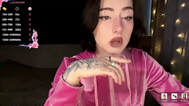 Snapshot of Meowluly chatting on February 9, 2026, 11:36 pm Meowluly online show from February 9, 2026, 11:36 pm