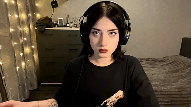 Snapshot of Meowluly chatting on January 12, 2026, 9:31 pm Meowluly online show from January 12, 2026, 9:31 pm