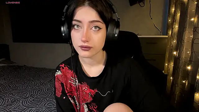 Snapshot of Meowluly chatting on February 5, 2026, 10:05 pm Meowluly online show from February 5, 2026, 10:05 pm