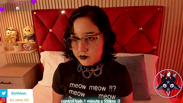 Snapshot of Kiri_Velvet chatting on May 28, 2026, 8:04 pm Kiri Velvet online show from May 28, 2026, 8:04 pm