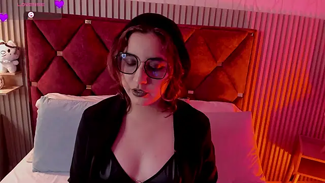 Snapshot of Kiri_Velvet chatting on April 23, 2026, 8:21 pm Kiri Velvet online show from April 23, 2026, 8:21 pm