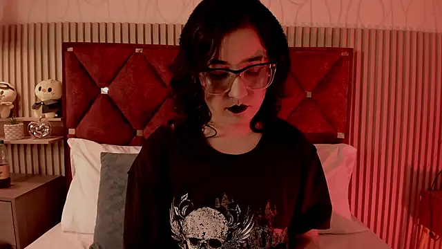 Snapshot of Kiri_Velvet chatting on May 29, 2026, 8:48 pm Kiri Velvet online show from May 29, 2026, 8:48 pm
