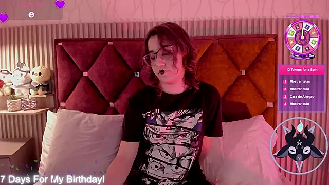 Snapshot of Kiri_Velvet chatting on May 6, 2026, 7:51 pm Kiri Velvet online show from May 6, 2026, 7:51 pm