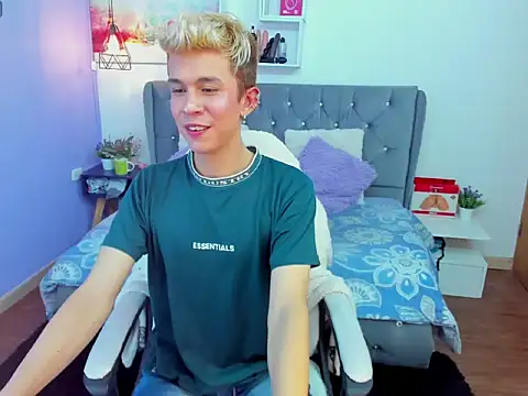 Juaan Diick online show from December 16, 2025, 3:05 pm