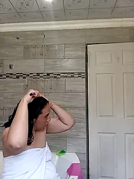 Snapshot of sexymaxine15 chatting on December 2, 2025, 4:25 am sexymaxine15 online show from December 2, 2025, 4:25 am