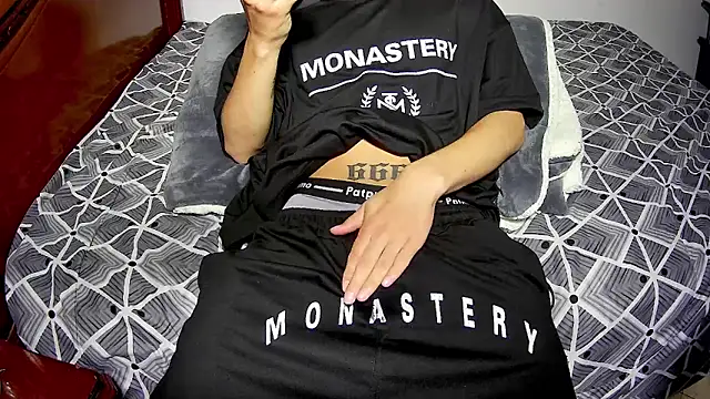 Snapshot of HouseOfHeat chatting on February 6, 2026, 4:14 pm HouseOfHeat online show from February 6, 2026, 4:14 pm