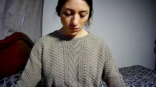 Snapshot of HouseOfHeat chatting on February 5, 2026, 5:53 pm HouseOfHeat online show from February 5, 2026, 5:53 pm