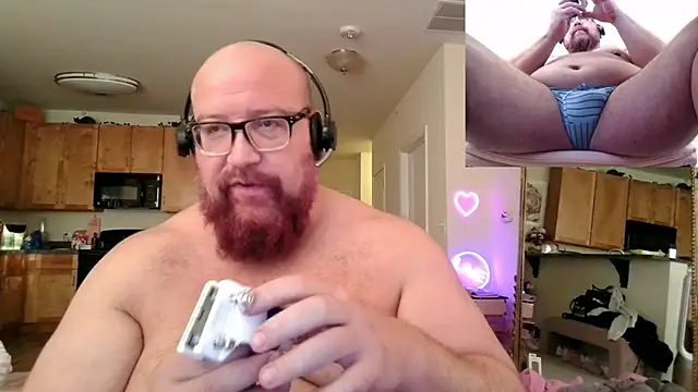 BigBearforCuddles online show from April 23, 2026, 11:17 pm