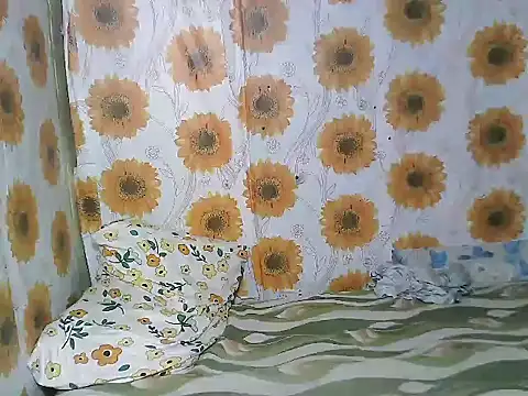 Snapshot of Smilinglovely chatting on March 28, 2026, 7:04 pm Smilinglovely online show from March 28, 2026, 7:04 pm