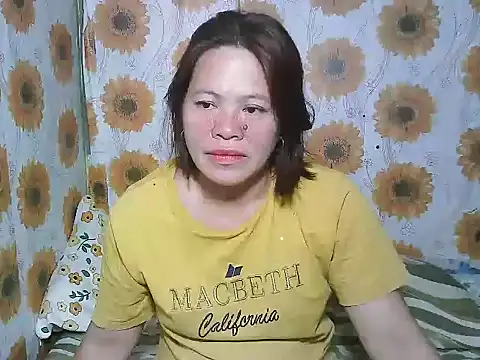 Snapshot of Smilinglovely chatting on March 20, 2026, 11:17 pm Smilinglovely online show from March 20, 2026, 11:17 pm