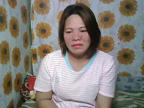 Snapshot of Smilinglovely chatting on March 14, 2026, 2:06 am Smilinglovely online show from March 14, 2026, 2:06 am