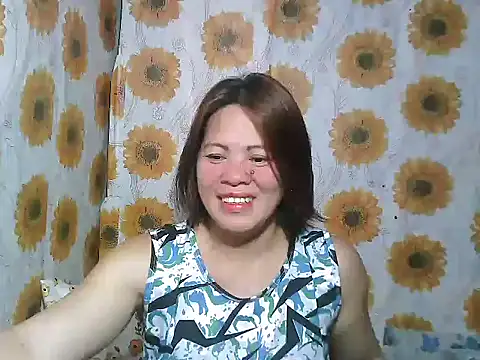 Snapshot of Smilinglovely chatting on March 3, 2026, 6:53 am Smilinglovely online show from March 3, 2026, 6:53 am