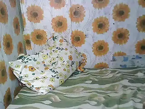 Snapshot of Smilinglovely chatting on March 12, 2026, 10:14 pm Smilinglovely online show from March 12, 2026, 10:14 pm