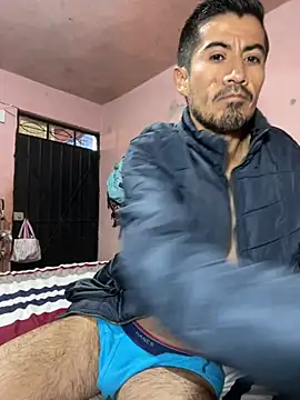 Snapshot of maxitravieso chatting on March 15, 2026, 1:29 pm maxitravieso online show from March 15, 2026, 1:29 pm