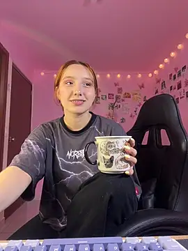 Davne  online show from February 28, 2026, 9:25 pm