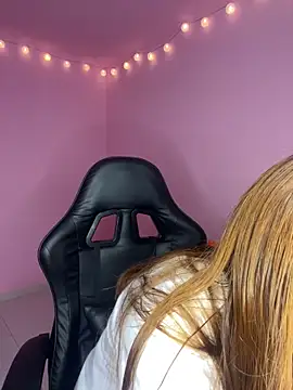 Davne  online show from December 16, 2025, 10:36 pm