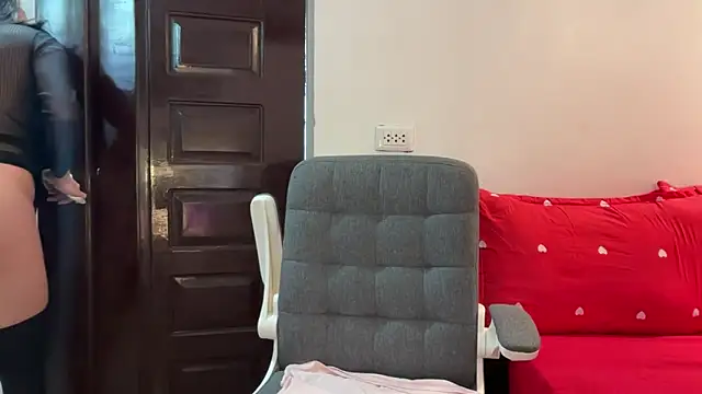 naugtysweetmargo69 online show from May 13, 2026, 1:34 am