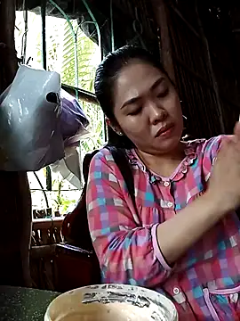 Snapshot of Lin-kute98 chatting on April 17, 2026, 12:46 am Lin-kute98 online show from April 17, 2026, 12:46 am