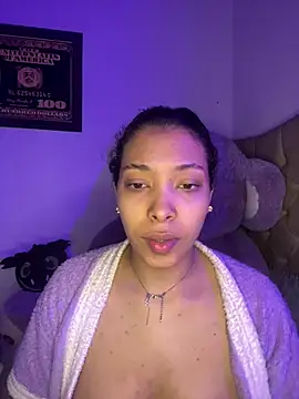 KarolRojas 22 online show from April 10, 2026, 11:12 pm