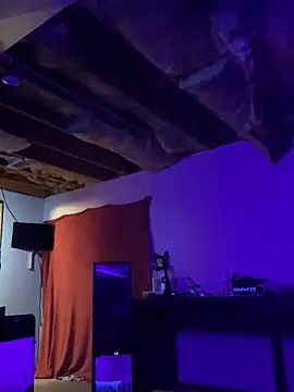 Snapshot of JSizzle13 chatting on December 19, 2025, 7:00 am JSizzle13 online show from December 19, 2025, 7:00 am