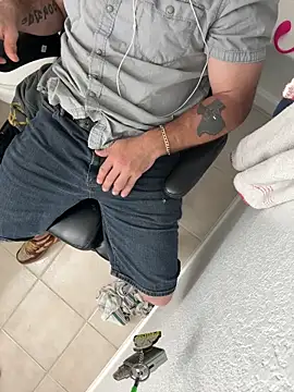 Snapshot of 2addictivelyhorny chatting on April 9, 2026, 12:56 am 2addictivelyhorny online show from April 9, 2026, 12:56 am