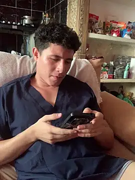 Snapshot of angelxxx95 chatting on February 6, 2026, 7:43 pm angelxxx95 online show from February 6, 2026, 7:43 pm