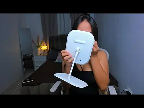 Snapshot of Laureen_BrownXxx chatting on July 14, 2026, 12:00 pm Laureen BrownXxx online show from July 14, 2026, 12:00 pm